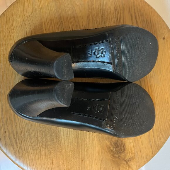 Michael Kors Round Toe Black Leather Pumps Size 7 - Picture 9 of 9